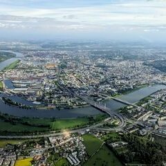 Flugwegposition um 15:01:43: Aufgenommen in der Nähe von Linz, Österreich in 1028 Meter