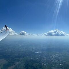 Flugwegposition um 13:43:17: Aufgenommen in der Nähe von Okres Pelhřimov, Tschechien in 2041 Meter